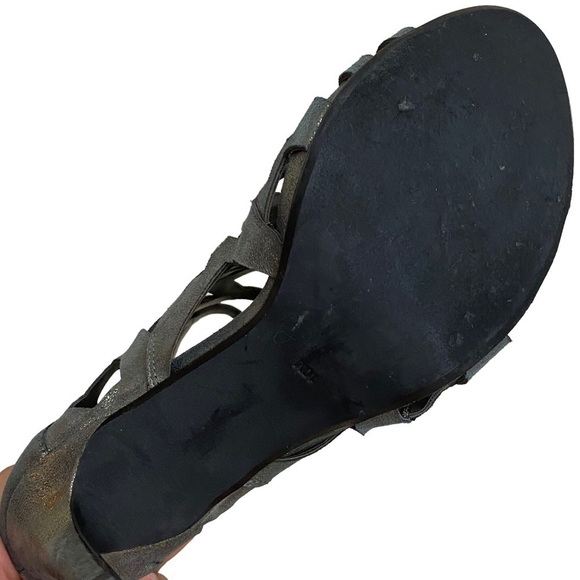 Kenneth Cole New York Leather Bayne Cage Heels in Pewter Silver - Picture 5 of 6